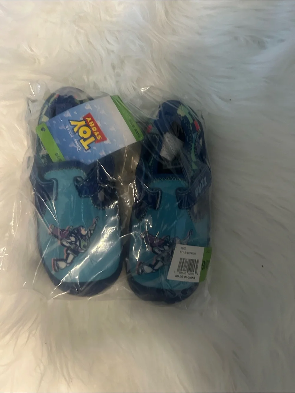 NWT blue Disney Buzz lightyear Water Shoes size 9/10